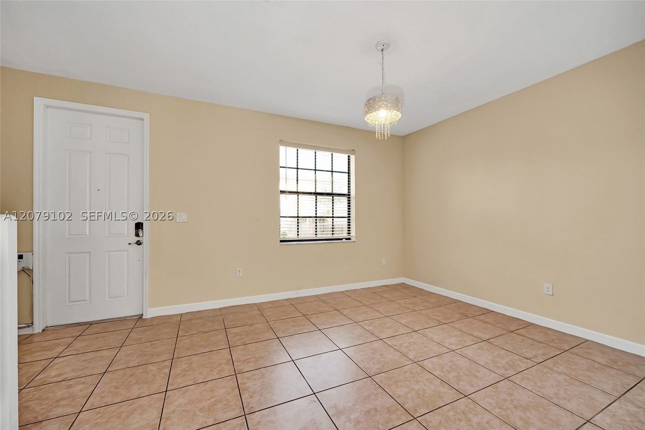 755 Se 32nd Ter #755 - Photo 4 of 32