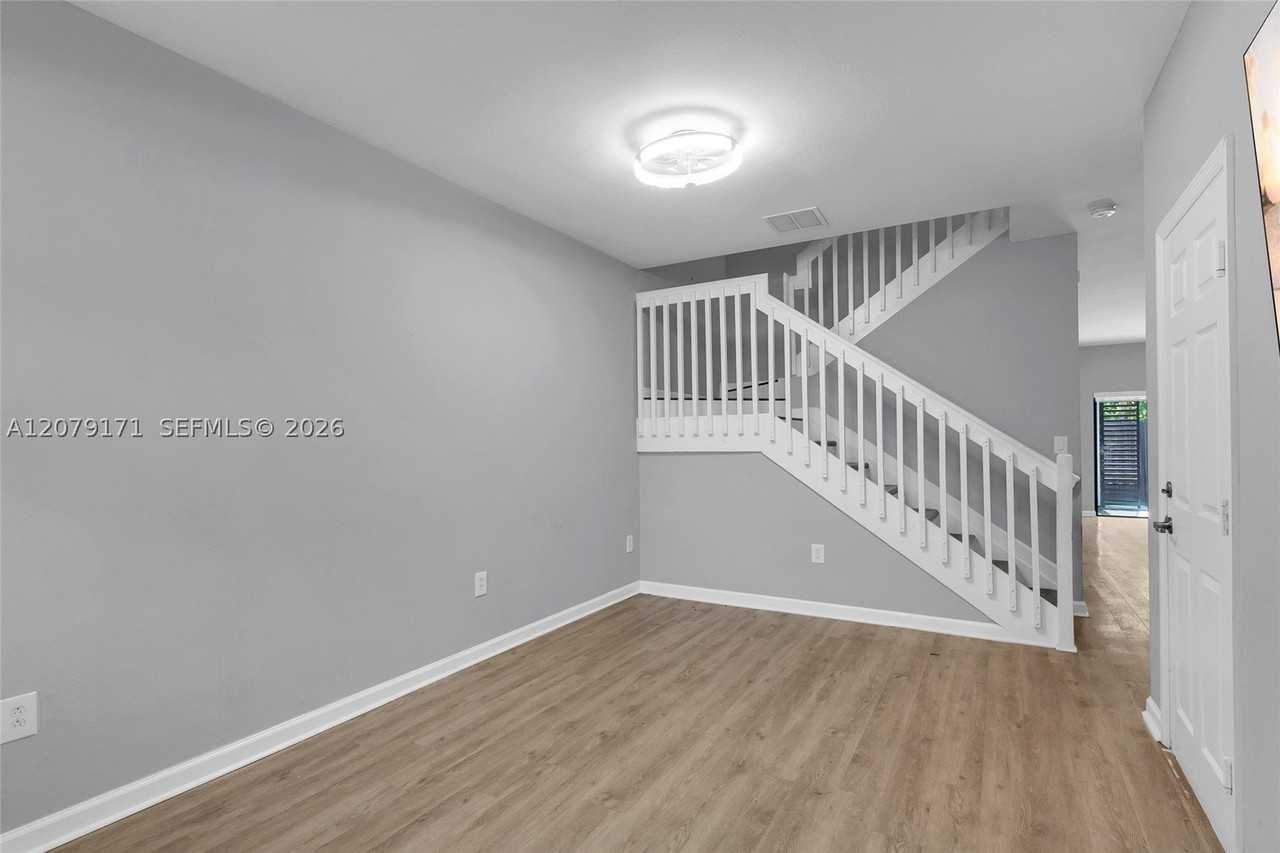 11671 Sw 150th Pl - Photo 4 of 31