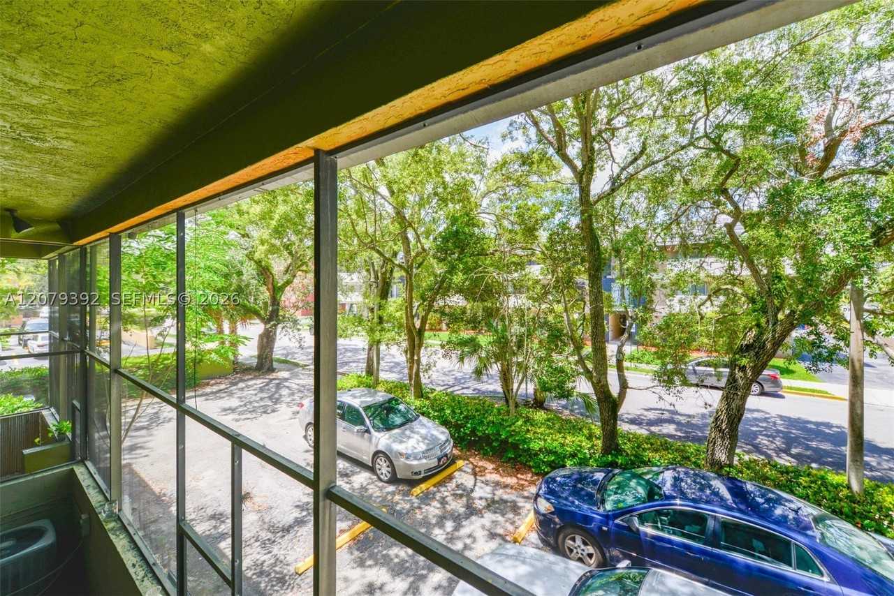 7420 Sw 59th Ave #D - Photo 4 of 25