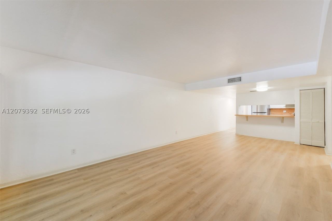 7420 Sw 59th Ave #D - Photo 5 of 25