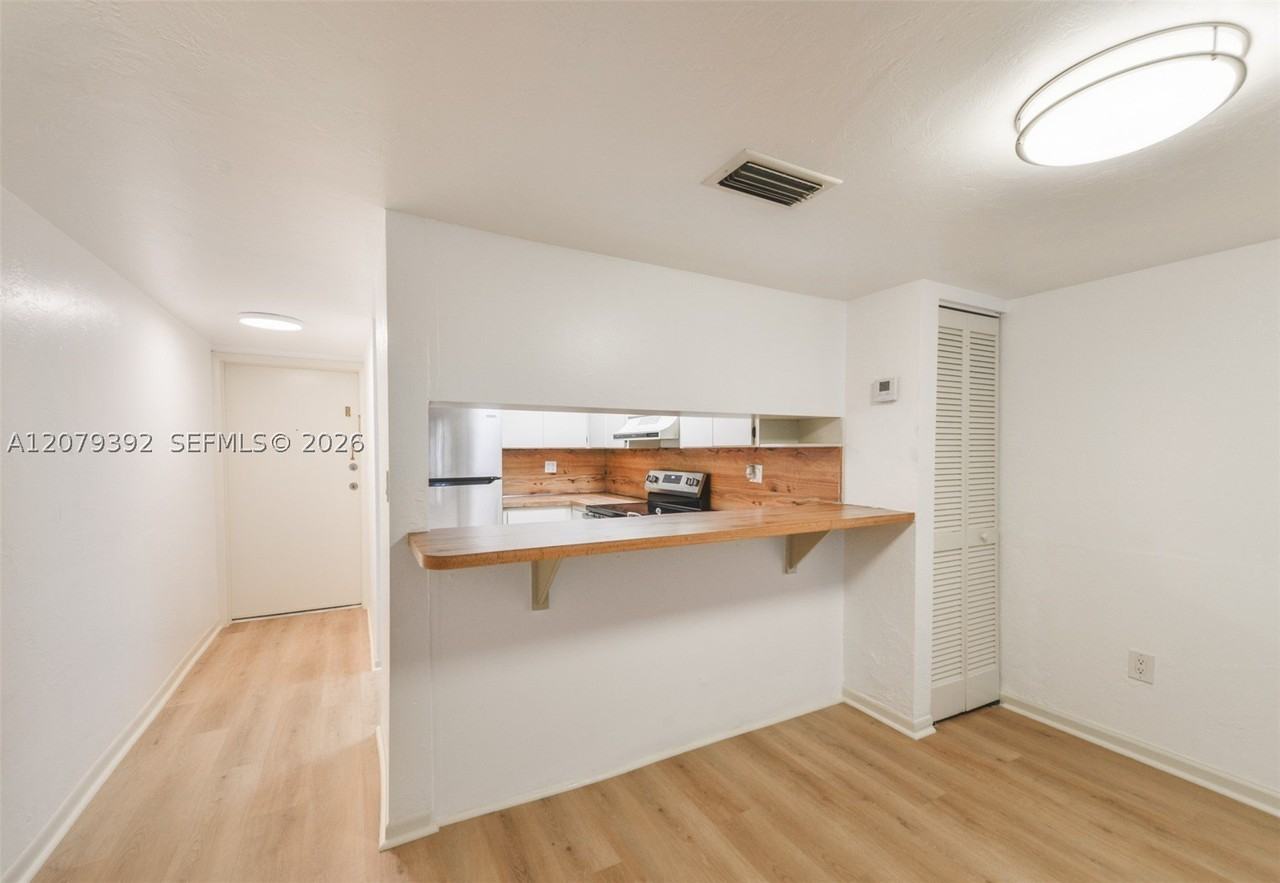 7420 Sw 59th Ave #D - Photo 7 of 25