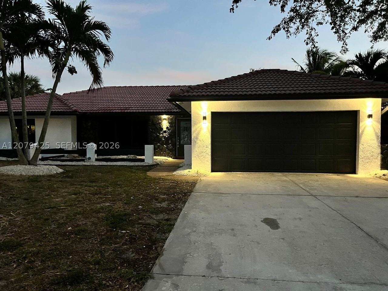 3352 Lakeview Blvd - Photo 2 of 32