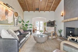 featured image of 1024 Lenox Ave #1
