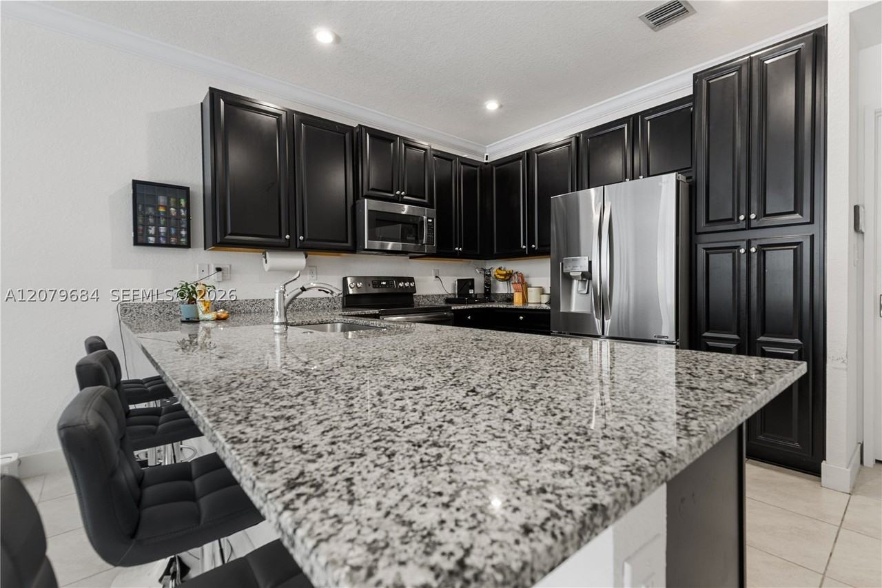 10972 Sw 235th Ln #10972 - Photo 5 of 24
