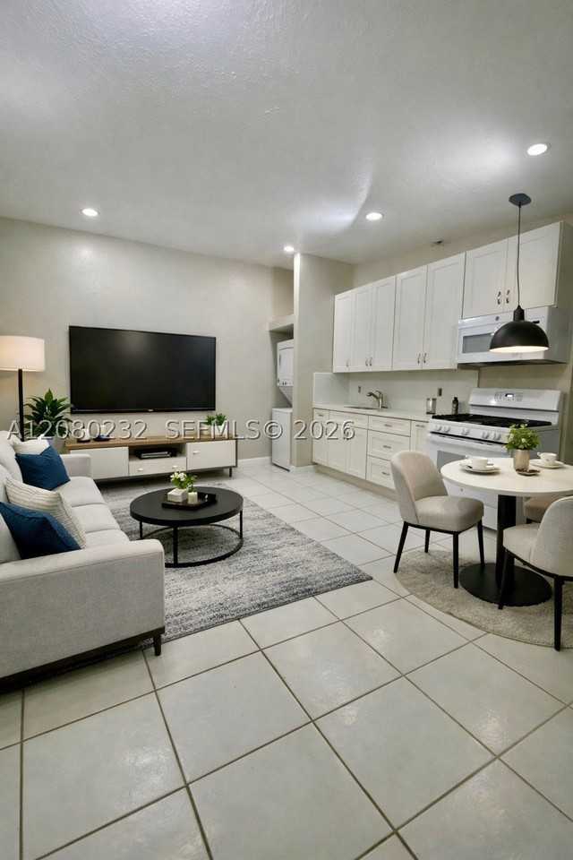 255 W 64th St