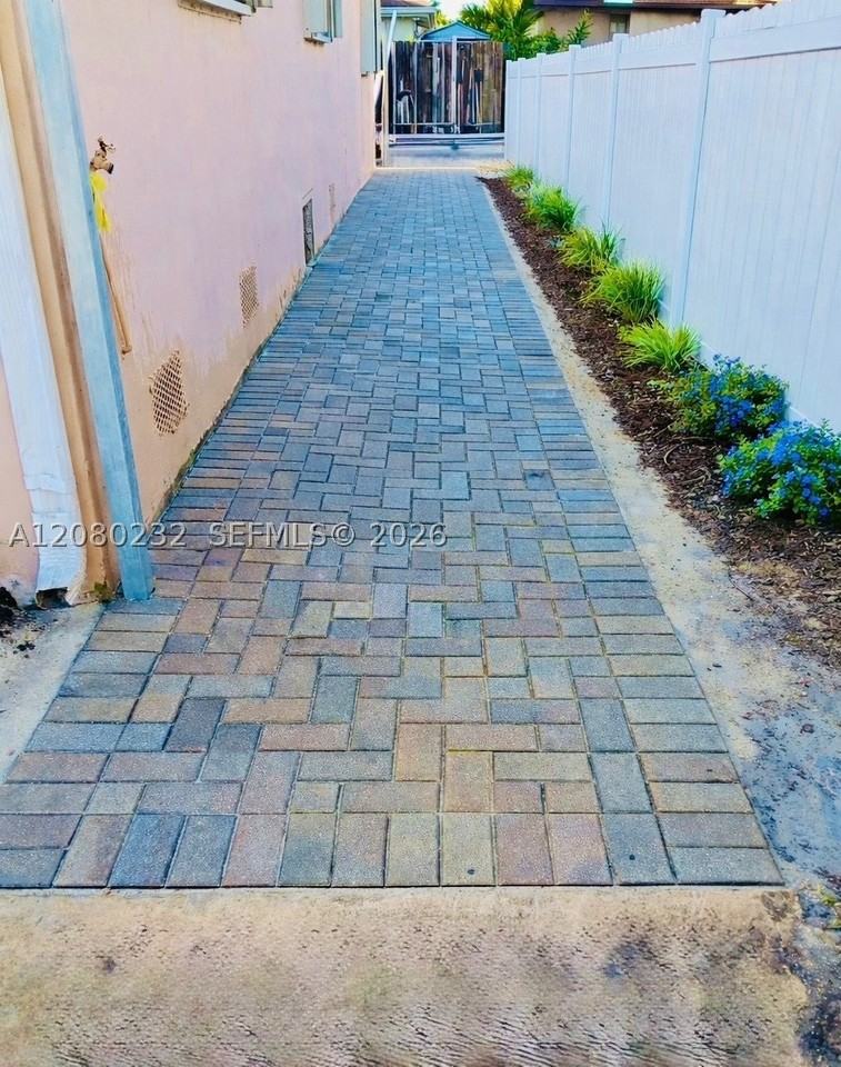 255 W 64th St - Photo 3 of 9