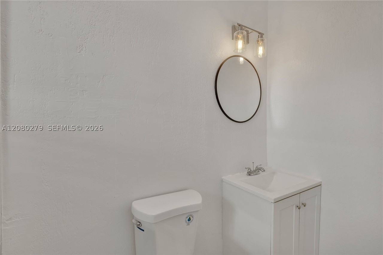 536 Nw 25th Ave #C - Photo 7 of 22