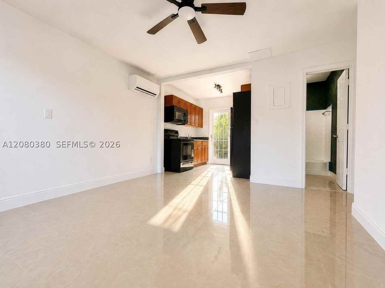 5264 Ne 20th Ave - Photo 5 of 9