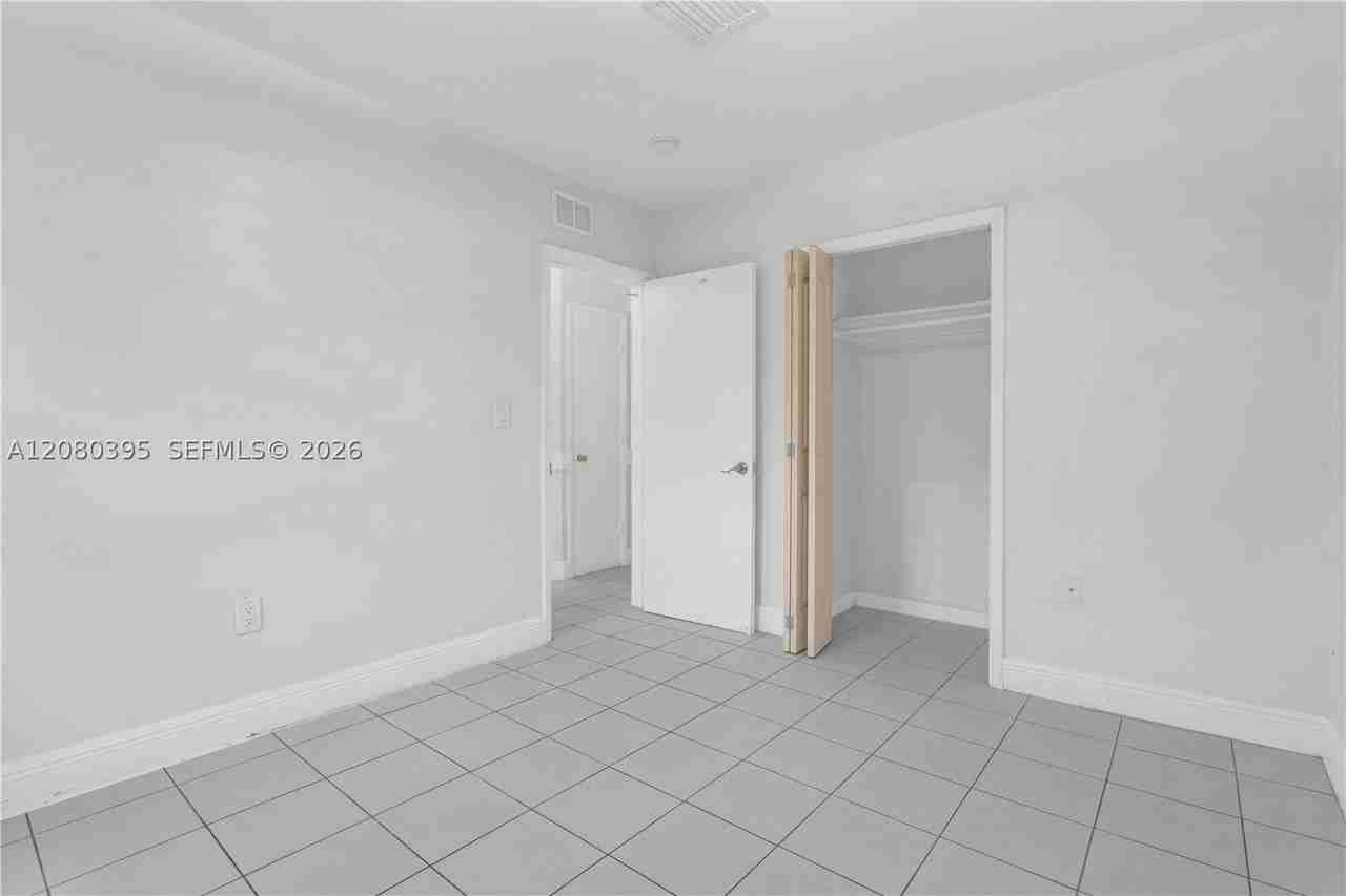 9441 Sw 27th Dr - Photo 4 of 33