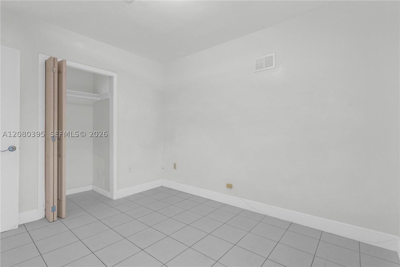9441 Sw 27th Dr - Photo 5 of 33