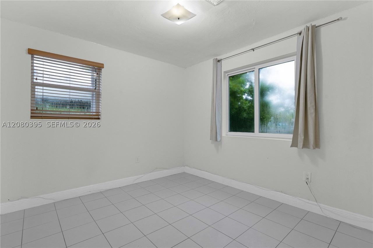 9441 Sw 27th Dr - Photo 6 of 33