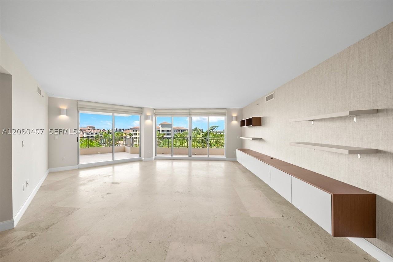 765 Crandon Blvd #507 - Photo 6 of 50