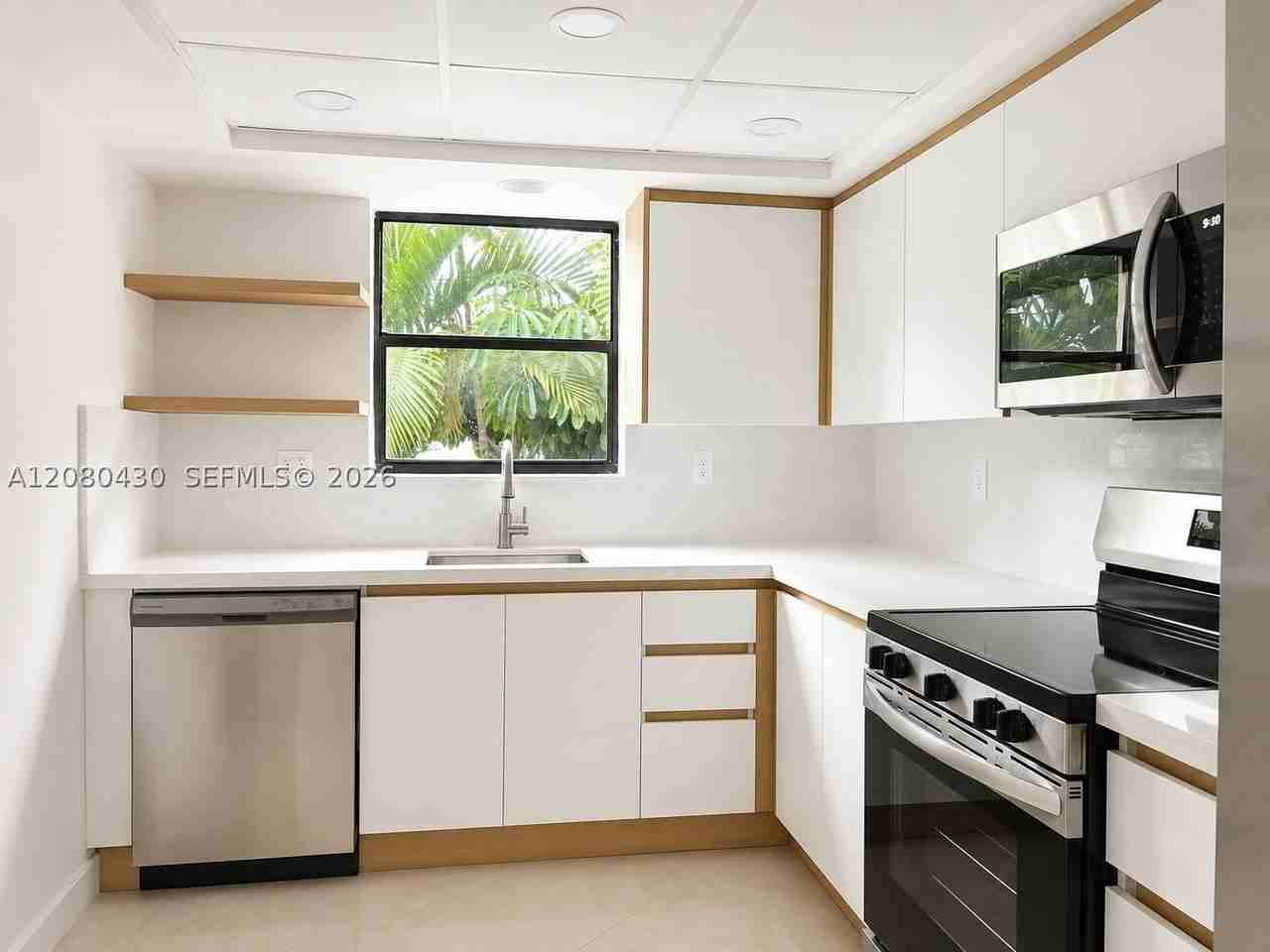 10000 Bay Harbor Ter #201A - Photo 2 of 15