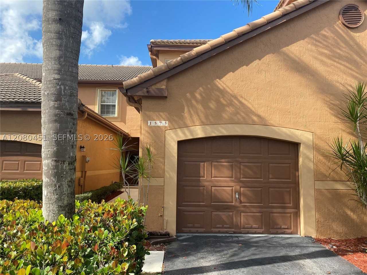 1575 Veracruz Ln - Photo 2 of 38