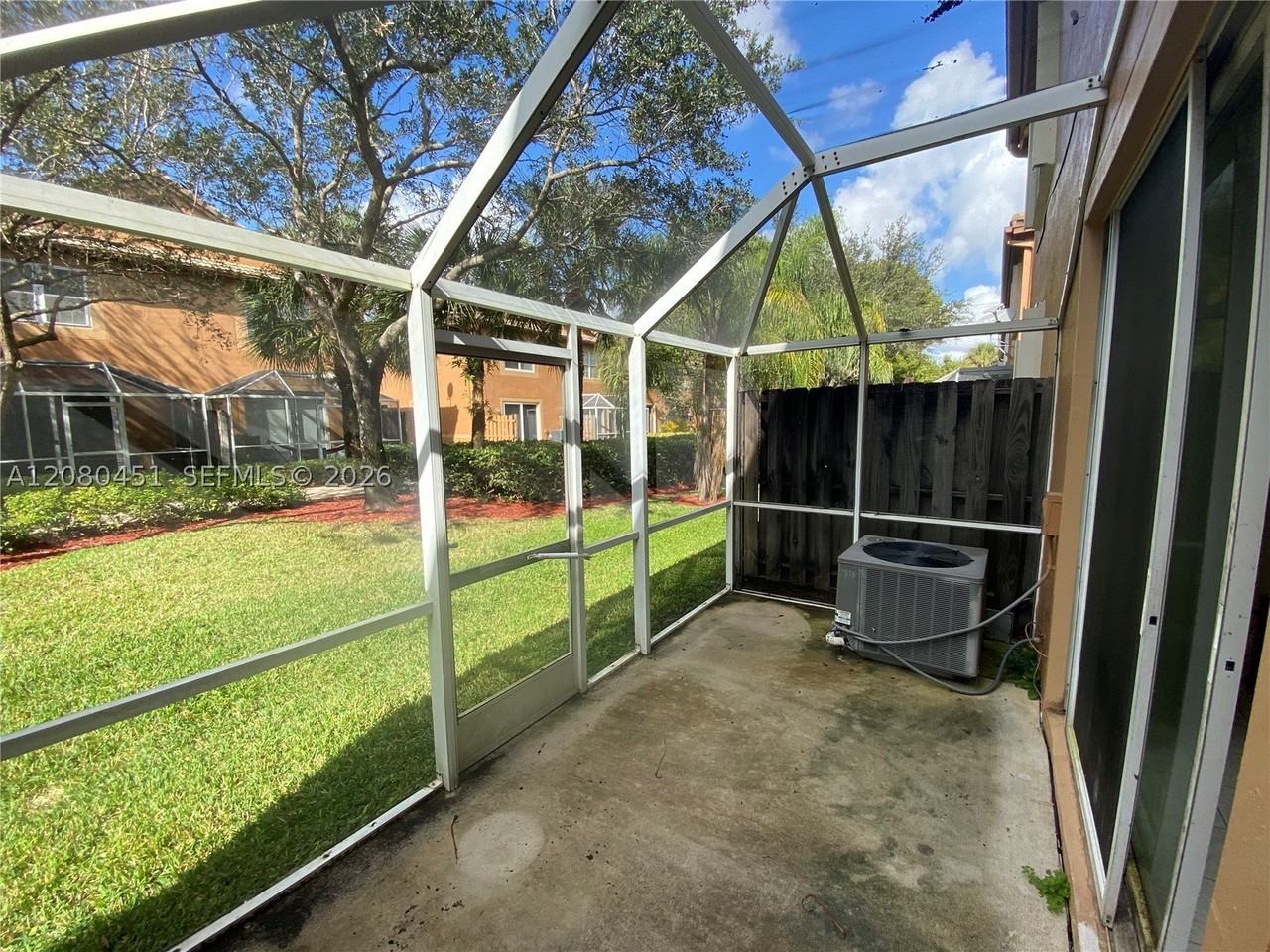 1575 Veracruz Ln - Photo 5 of 38
