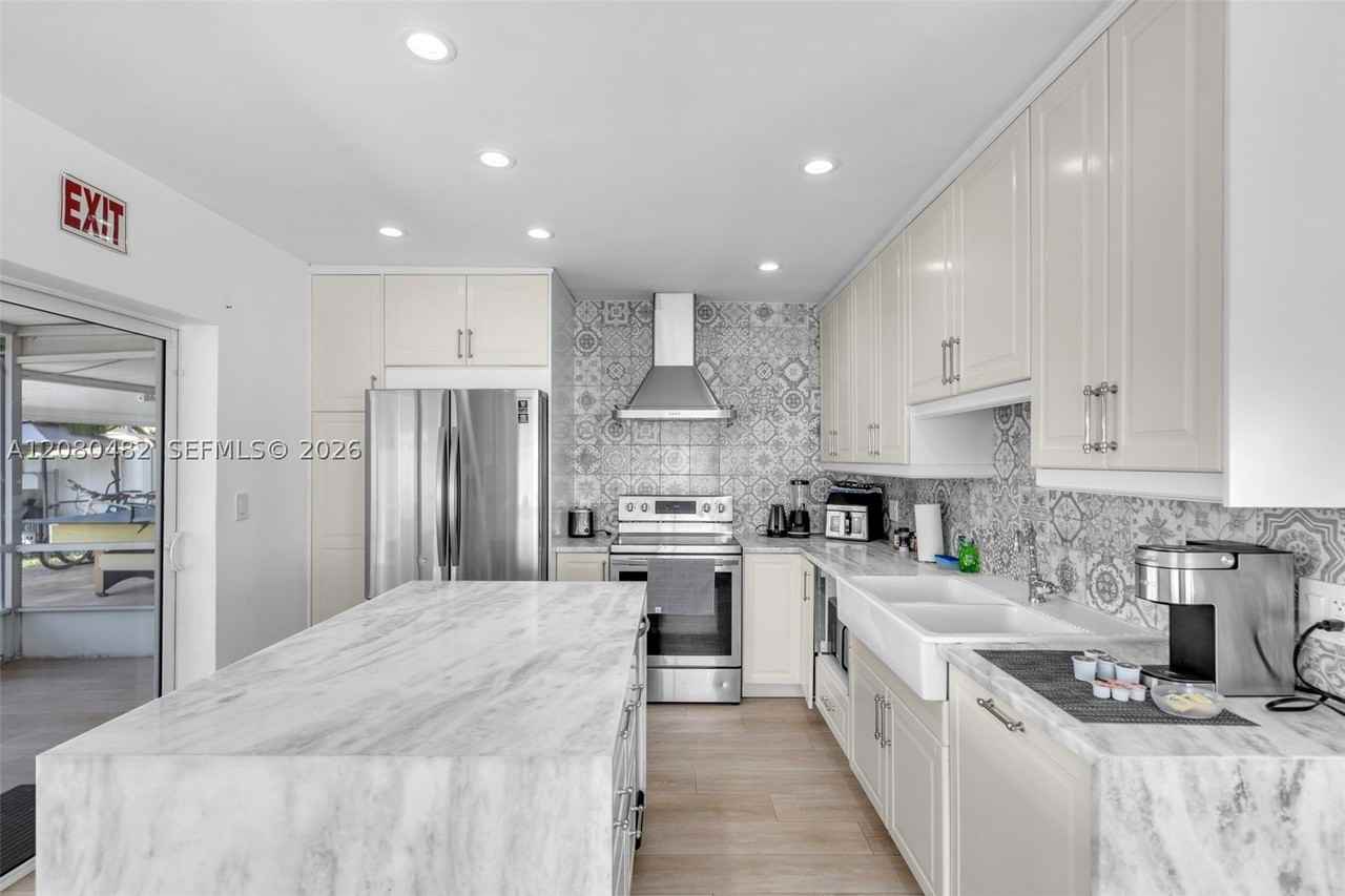 821 Harrison St #821 - Photo 3 of 43
