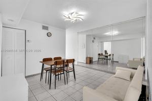 featured image of 199 Sw 12th Ave #313E