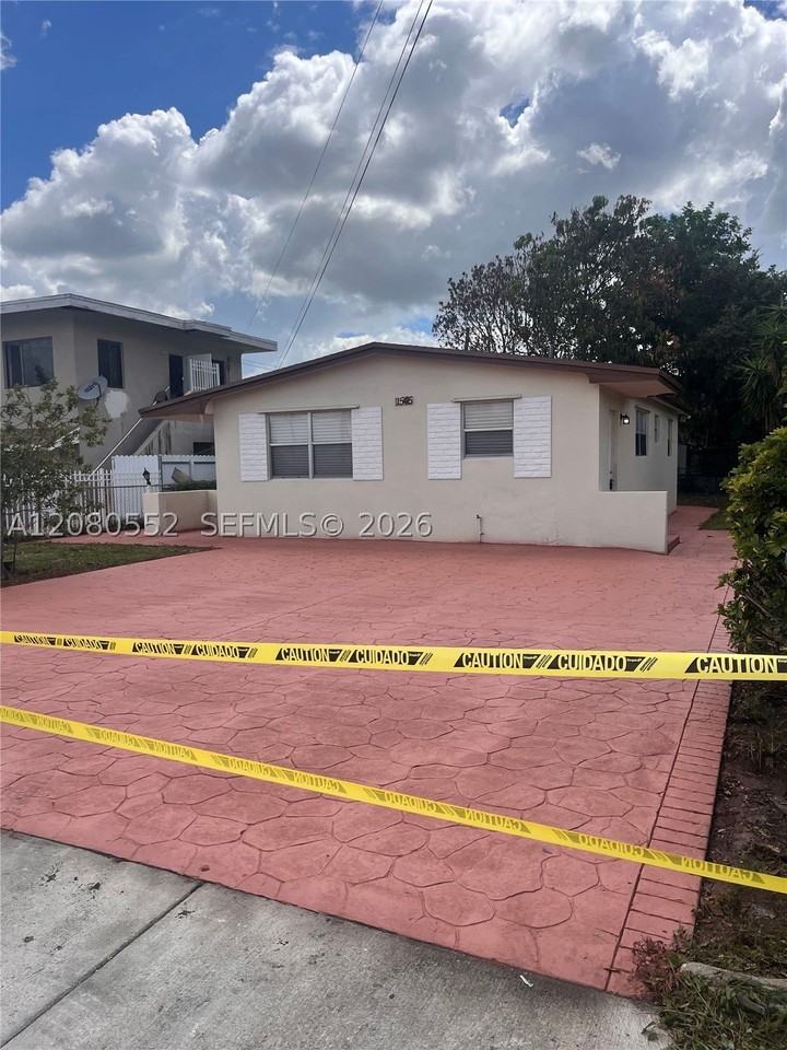 11545 Nw 17th Ave - Photo 4 of 13