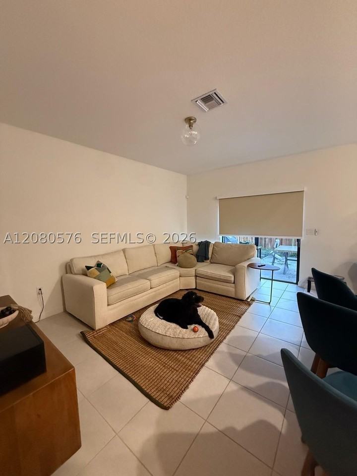 20848 Ne 7th Ct #20848 - Photo 6 of 10