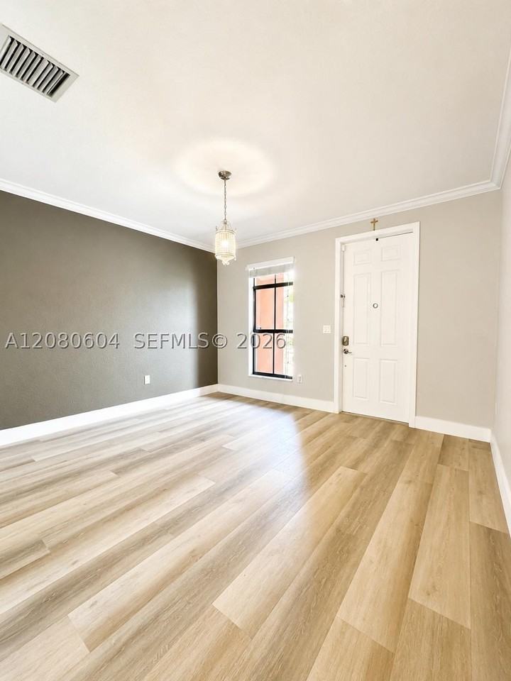16320 Sw 71st Ter #16320 - Photo 4 of 24