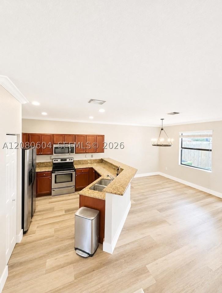 16320 Sw 71st Ter #16320 - Photo 6 of 24