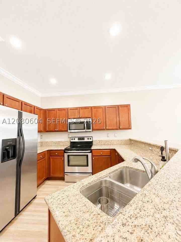 16320 Sw 71st Ter #16320 - Photo 7 of 24