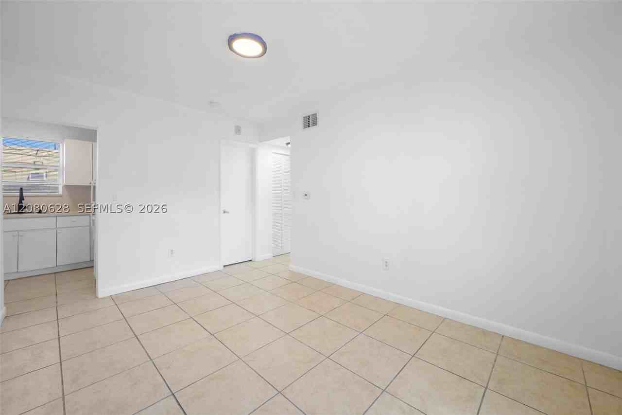 577 Ne 82nd St #15 - Photo 2 of 22