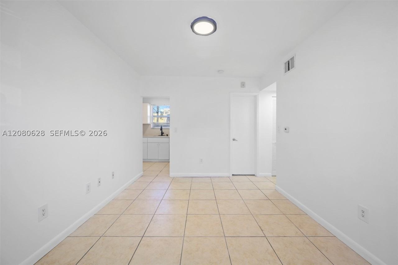 577 Ne 82nd St #15 - Photo 6 of 22