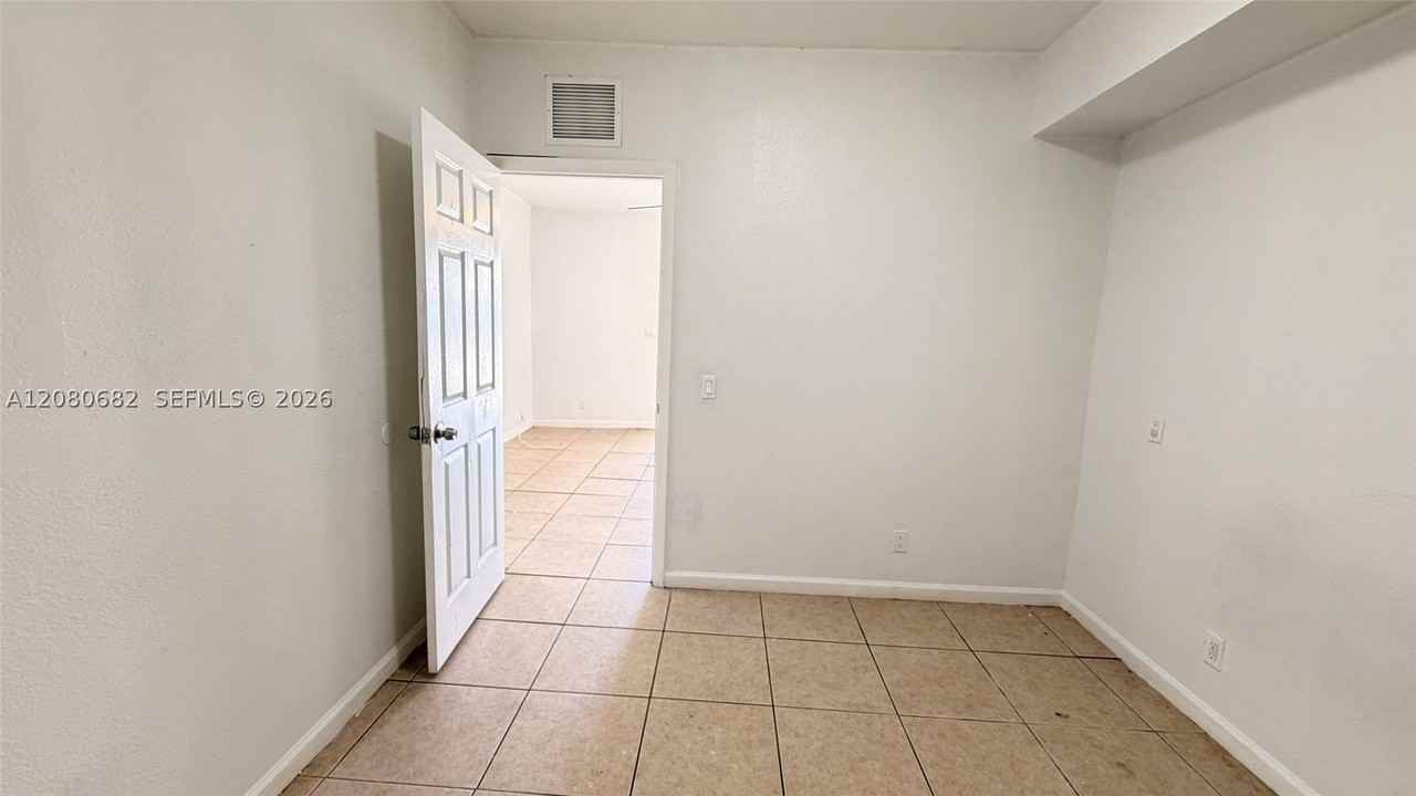 640 Sw 9th Ct #02 - Photo 4 of 7