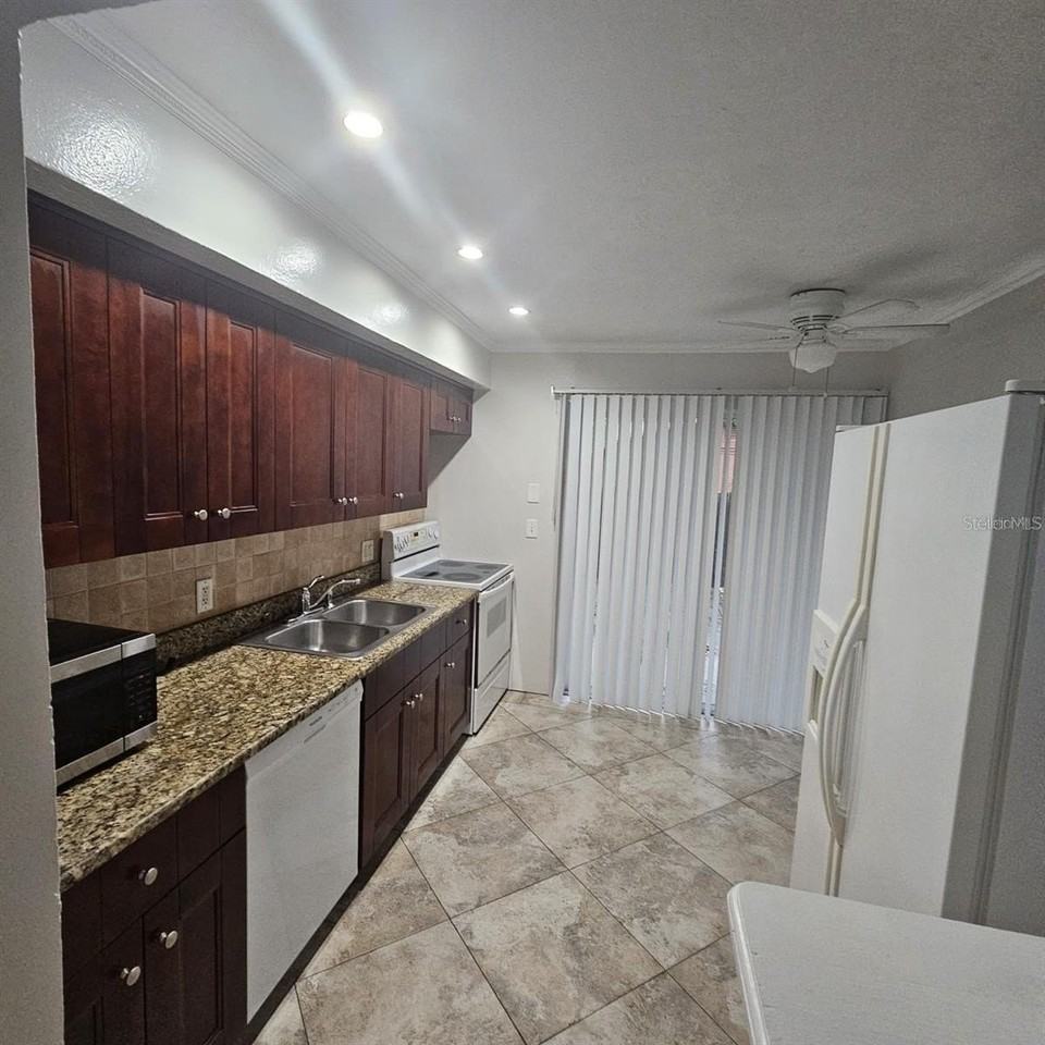 5103 34th St W - Photo 3 of 12