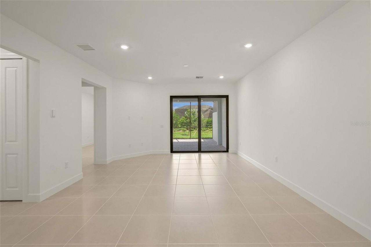 14860 Misty Pond Loop - Photo 5 of 40