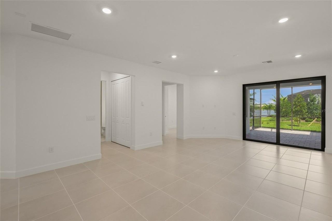 14860 Misty Pond Loop - Photo 7 of 40