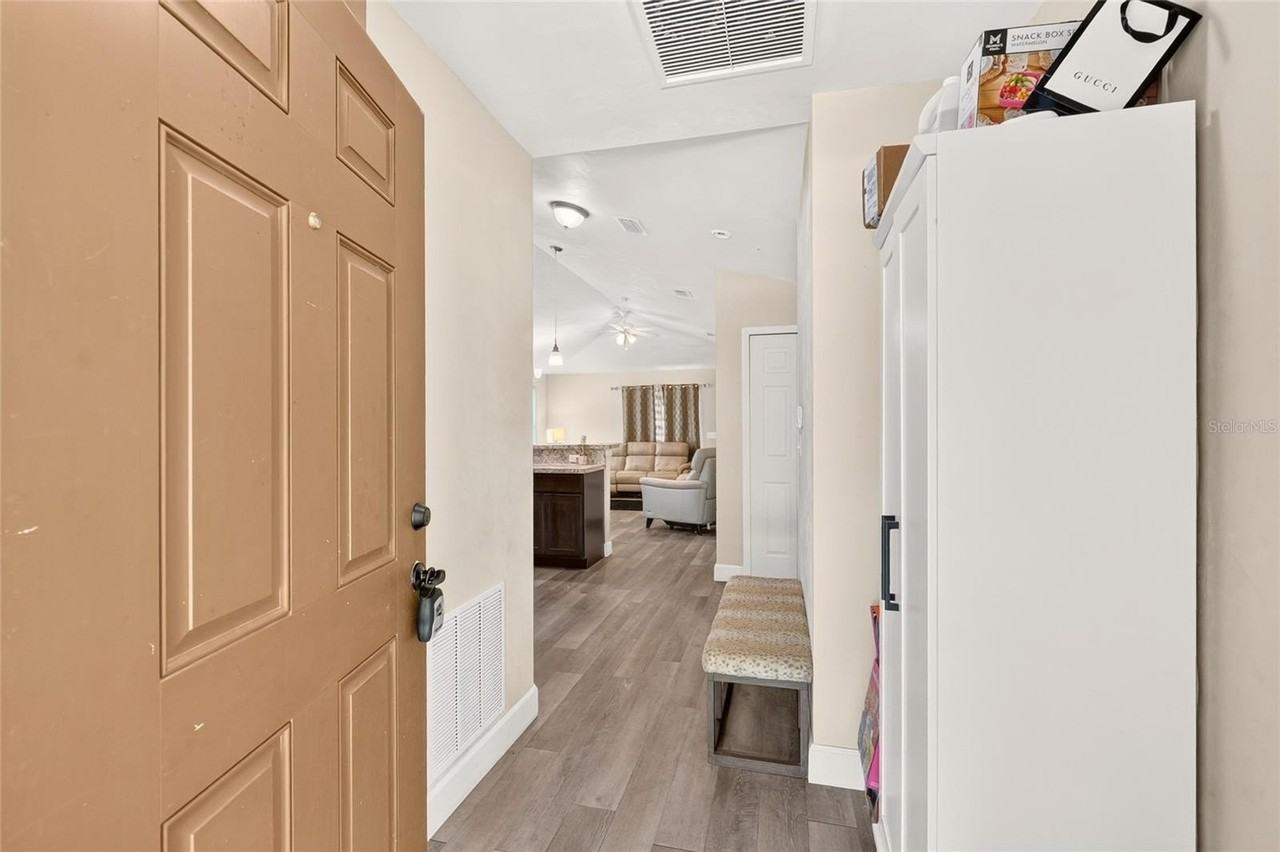 13002 Sw 174th St - Photo 4 of 18