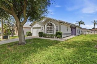 619 Cockatoo Loop - Photo 1 of 1