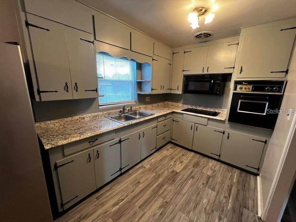 331 Steedly Ave - Photo 4 of 15