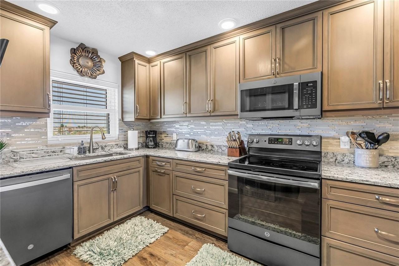 5575 Gulf Blvd #426 - Photo 7 of 48