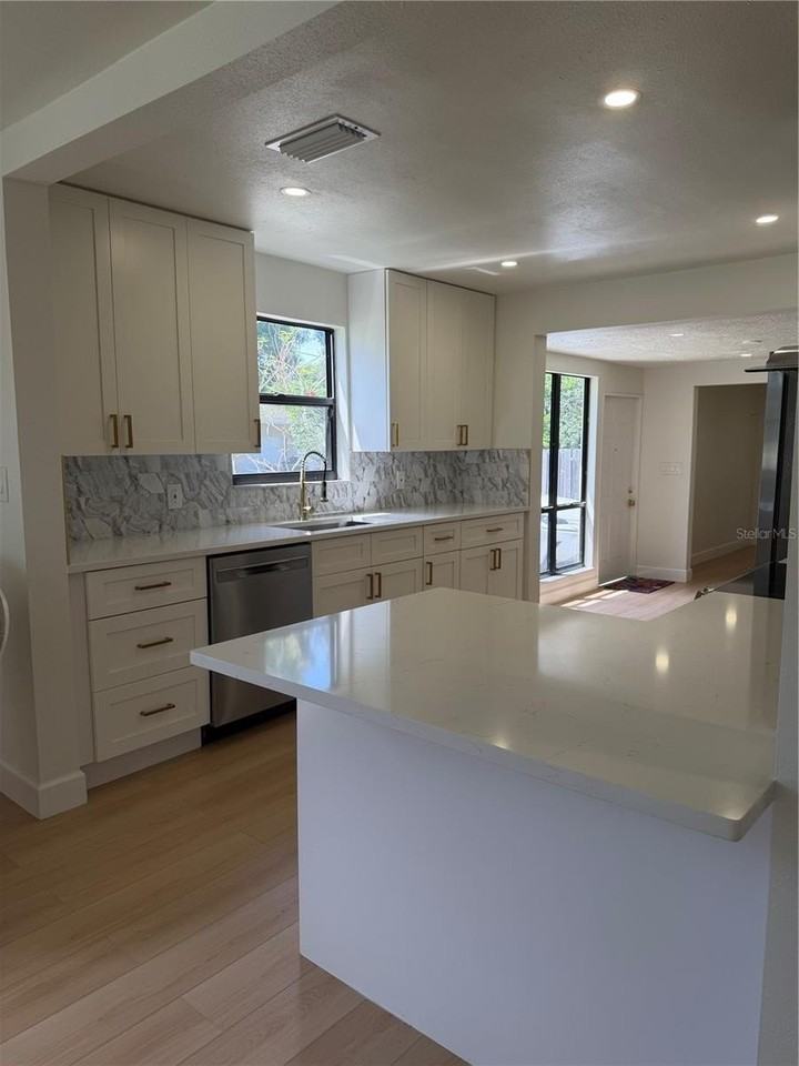 4649 18th Ave N - Photo 6 of 24