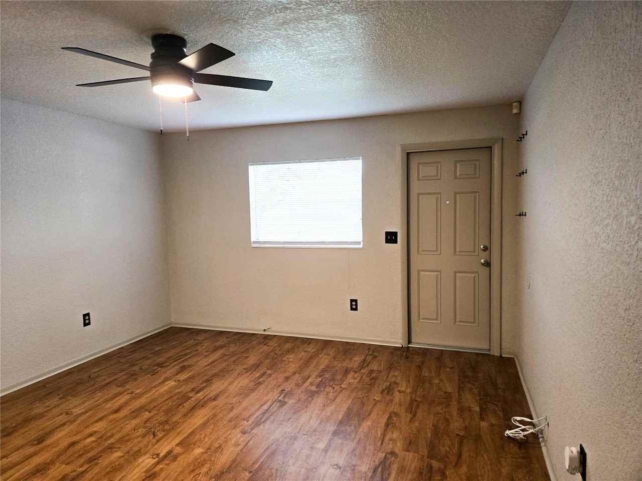 1517 S Taylor Rd - Photo 3 of 14