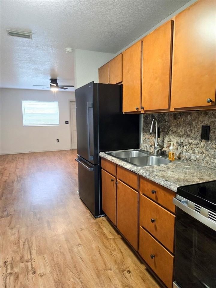 1517 S Taylor Rd - Photo 5 of 14