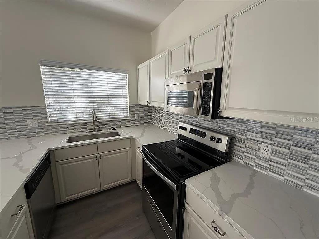 3116 Toscana Cir - Photo 3 of 9