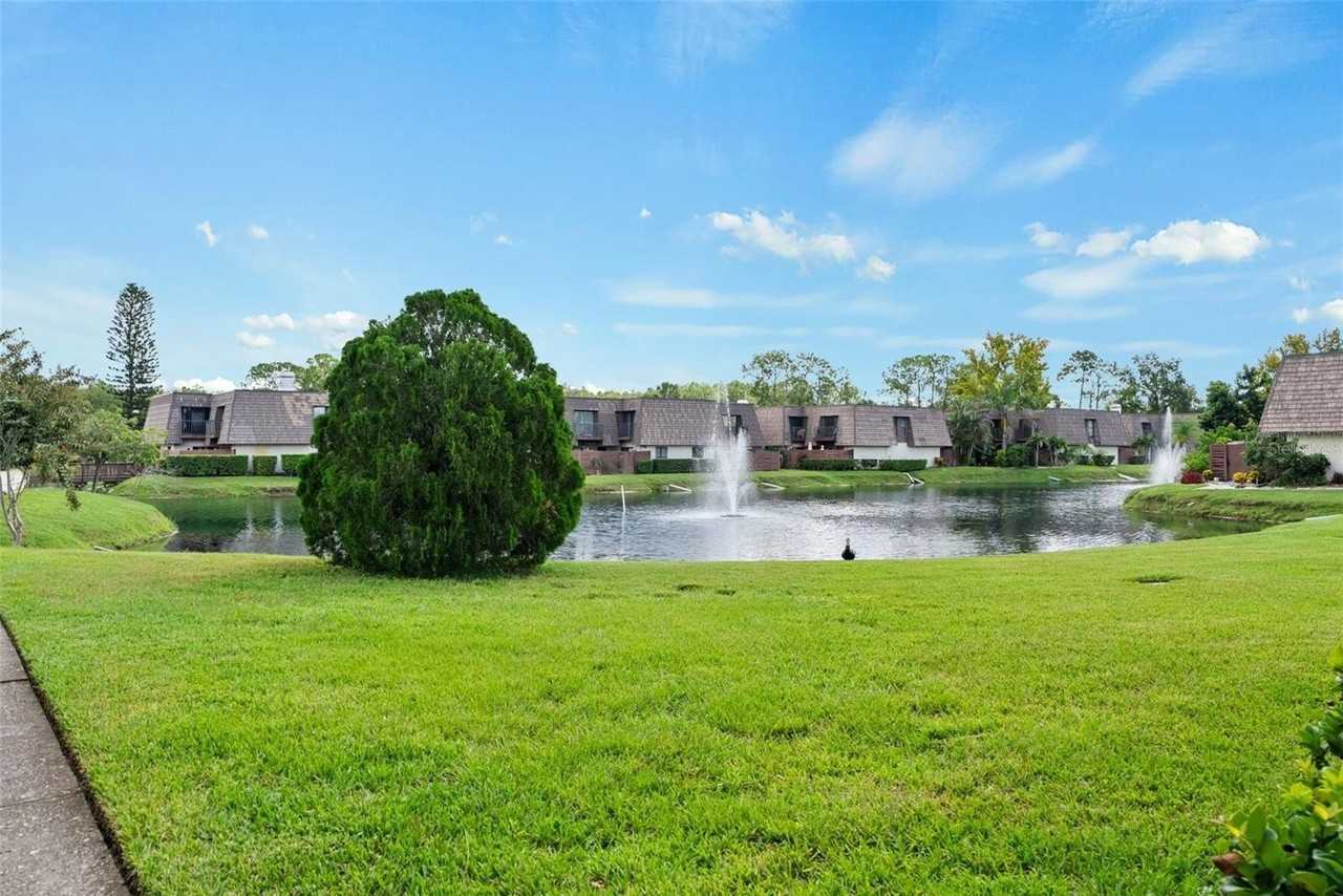 15319 W Pond Woods Dr #15319 - Photo 5 of 44