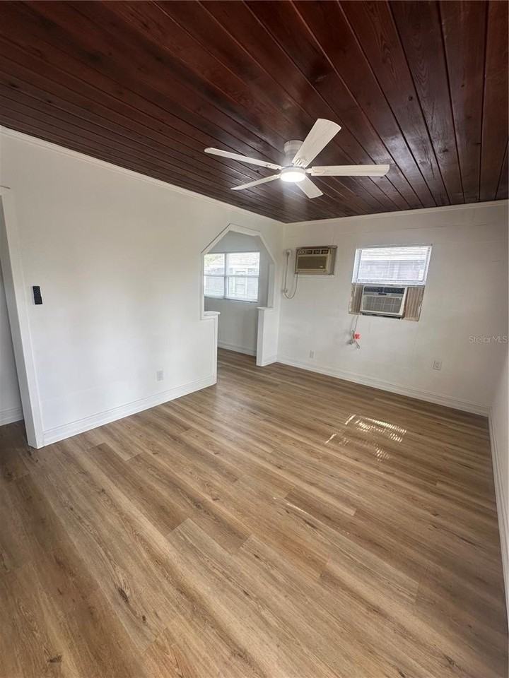640 N 8th St - Photo 5 of 26