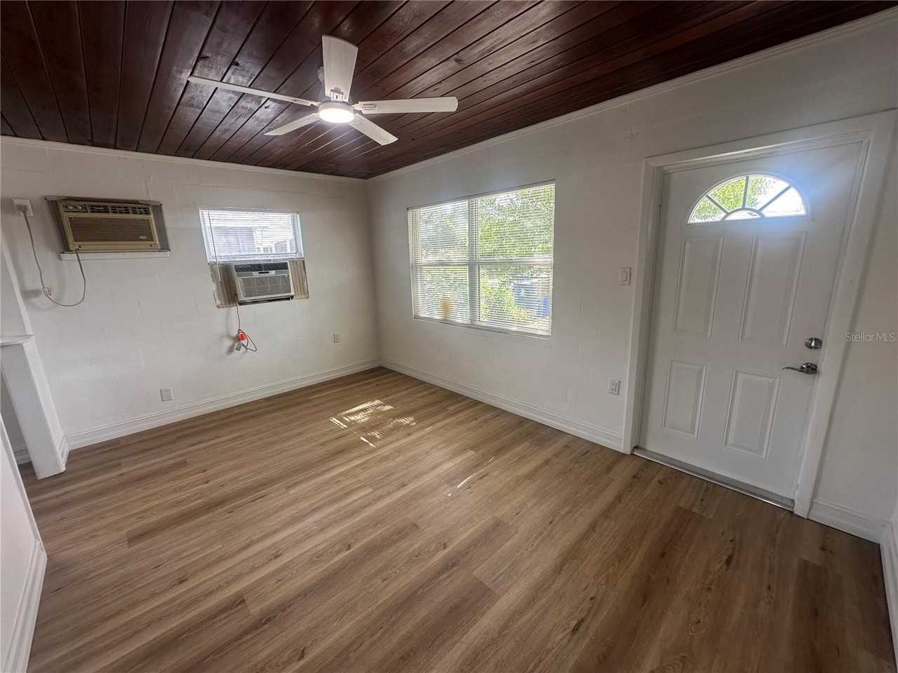 640 N 8th St - Photo 6 of 26
