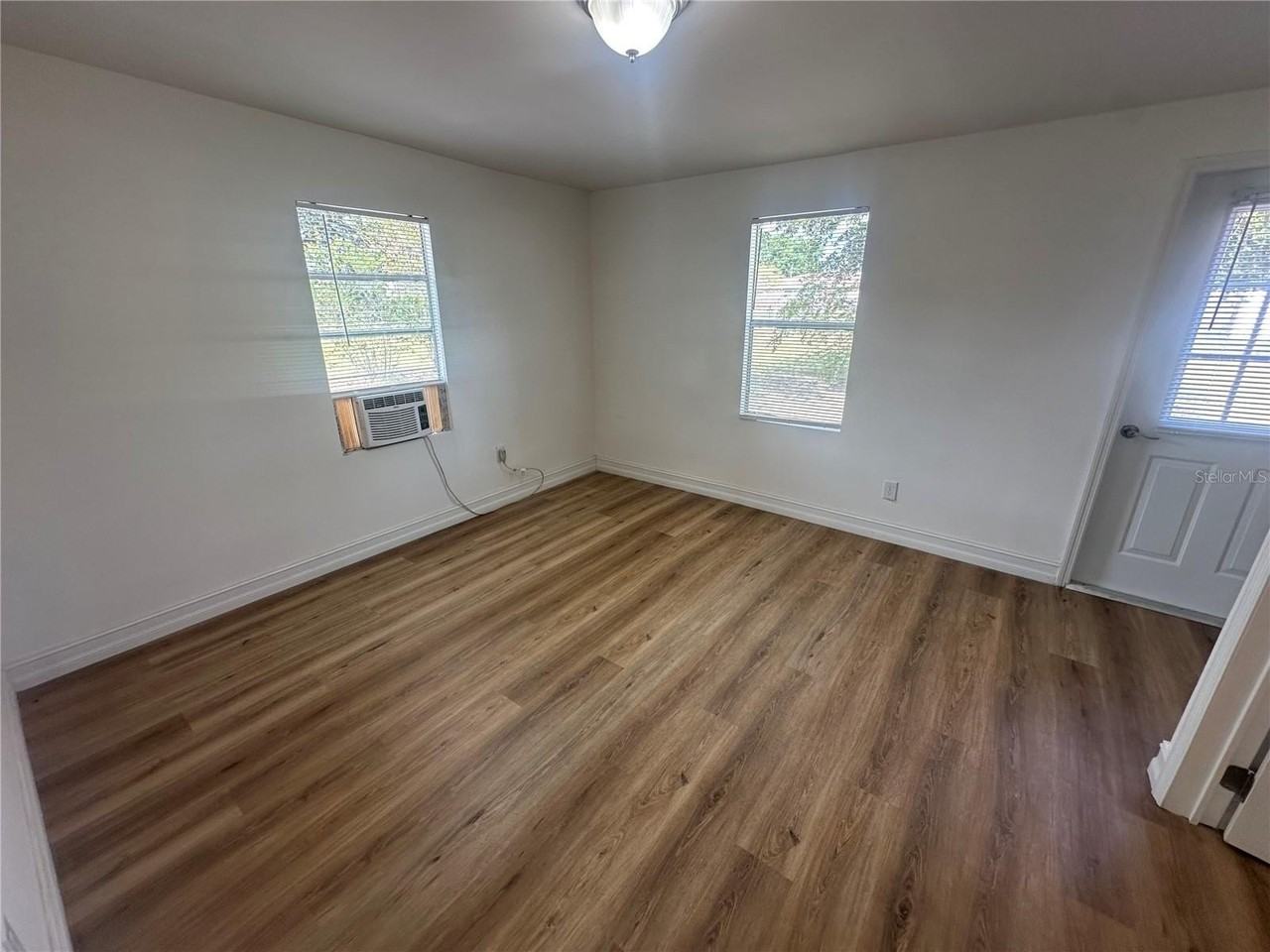 640 N 8th St - Photo 7 of 26