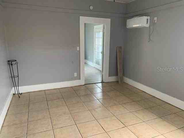 1907 N Morgan St #C - Photo 4 of 10