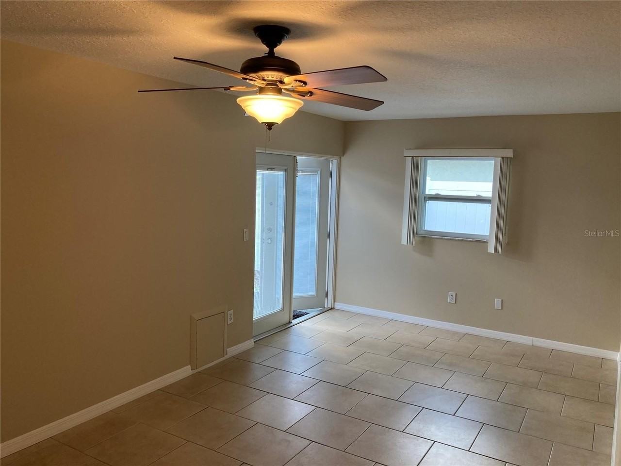 1319 35th St N - Photo 4 of 15