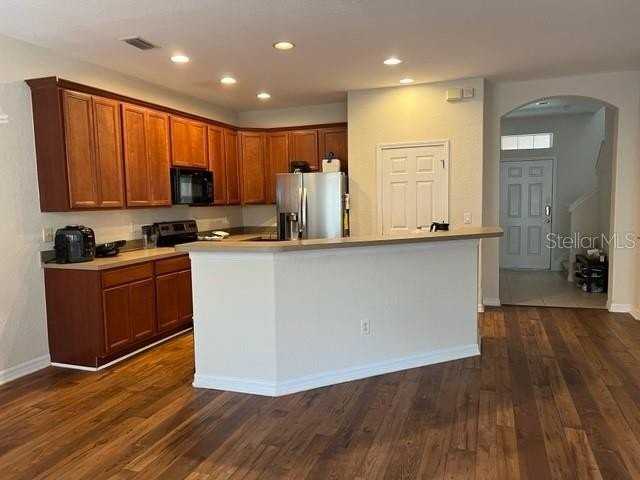 3916 Silverlake Way - Photo 4 of 17