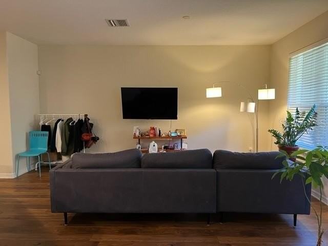 3916 Silverlake Way - Photo 6 of 17