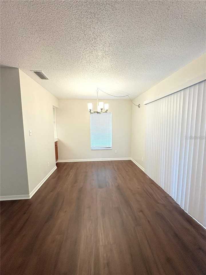 851 Creekway Ct - Photo 3 of 20