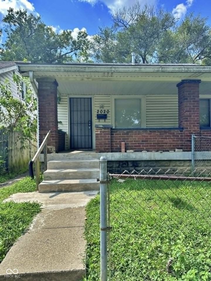 2020 Adams St - Photo 2 of 22